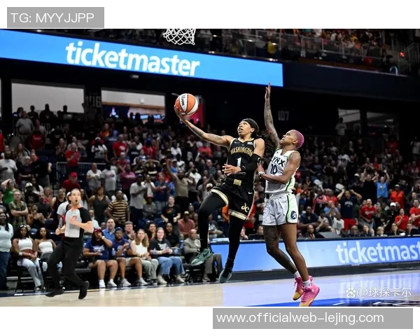 2017年WNBA季后赛火花队与天空队激战回顾与精彩瞬间分析