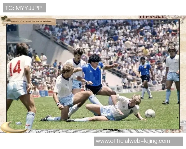 大胡子足球明星的传奇故事与场上风采揭秘